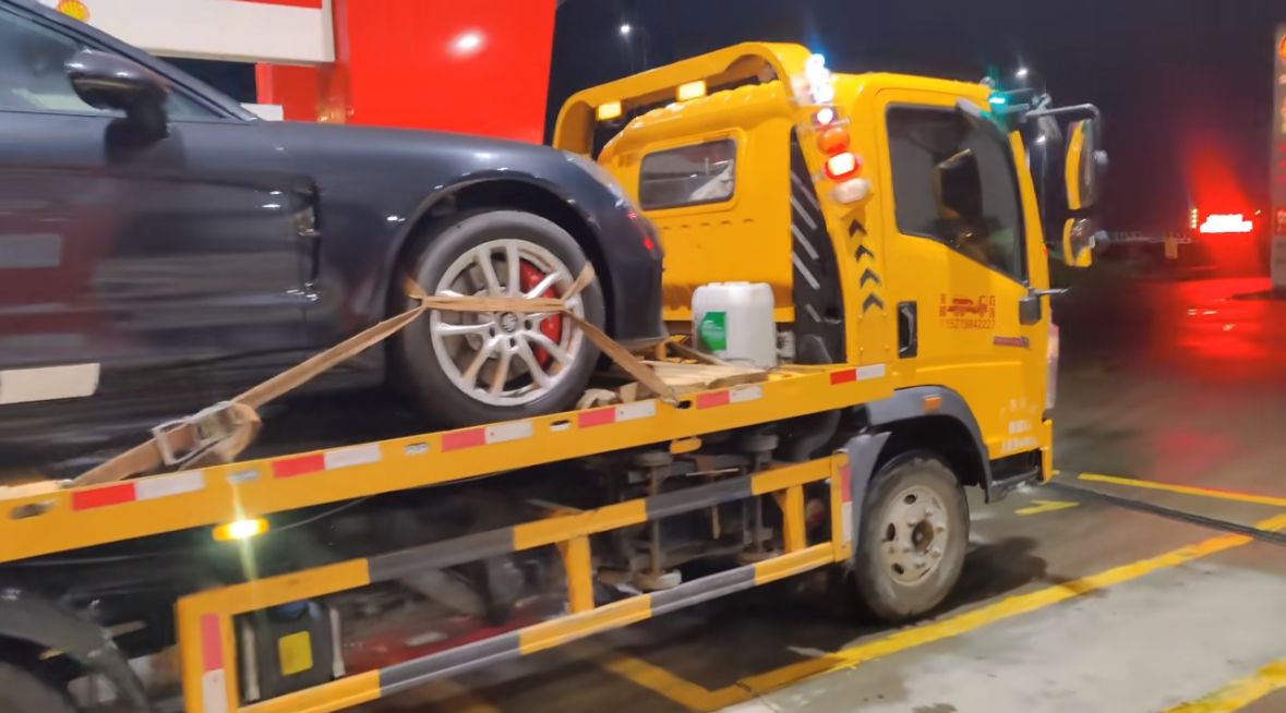 黑河行车途中遇到突发状况该如何呼叫道路救援？